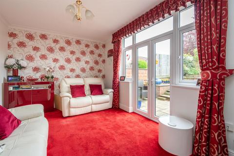 3 bedroom semi-detached house for sale, Crabtree Close, Corner Hall, Hemel Hempstead, Hertfordshire, HP3 9EF