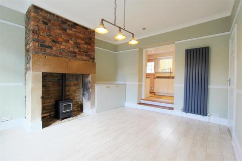 3 bedroom terraced house to rent, Station Road, Fenay Bridge, Huddersfield, HD8 0AA
