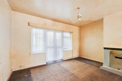 3 bedroom end of terrace house for sale, Lakers Rise, Banstead