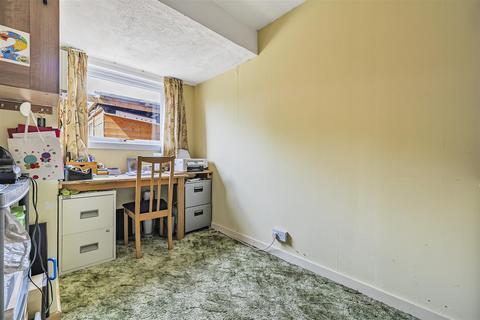 53 Downlands Road, Devizes, SN10 5EF