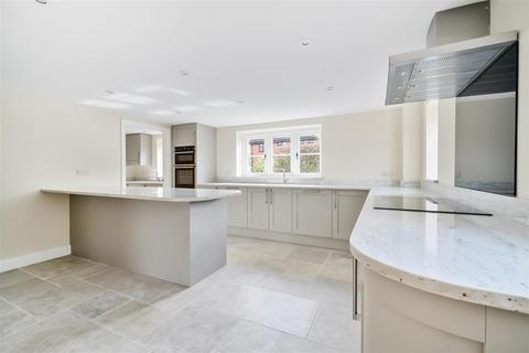5 bedroom detached house for sale, High Street, Great Cheverell
