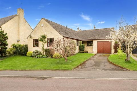 3 bedroom bungalow for sale - Pauls Rise, North Woodchester, Stroud