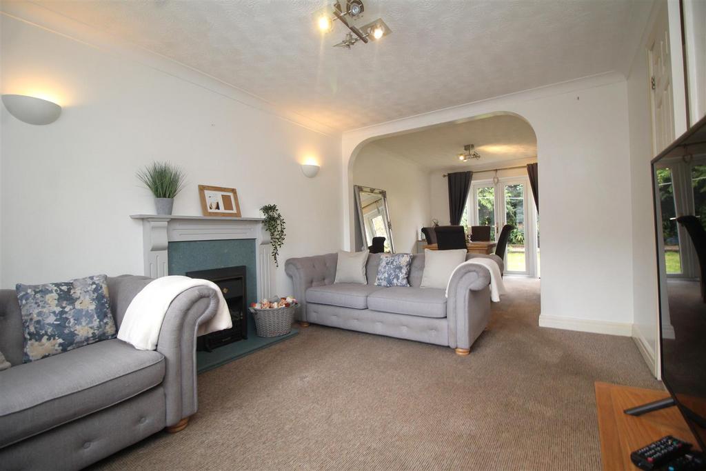 Living room 2 .JPG