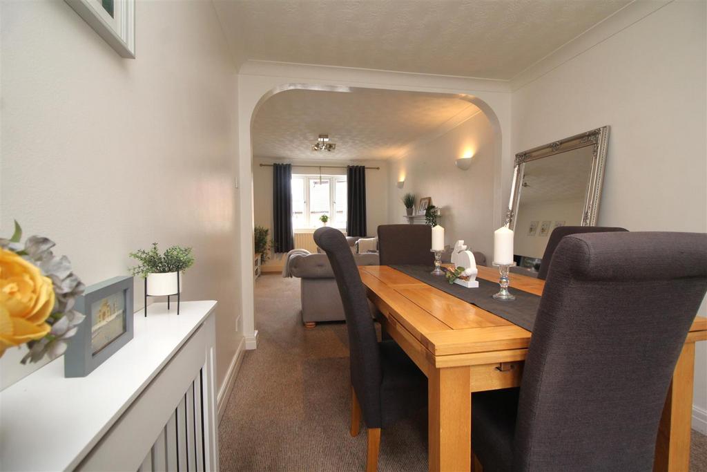 Dining area 2 .JPG