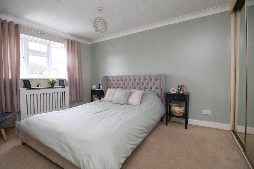 Bedroom 1 .JPG