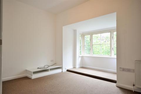2 bedroom flat to rent, East Parade, Heworth, York
