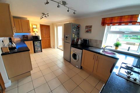 39 Ashburnham Road, Pembrey, Burry Port, SA16 0TP