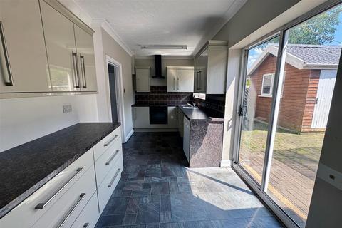 42 Neath Road, Tonna, Neath, SA11 3DJ