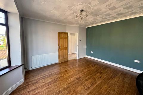 42 Neath Road, Tonna, Neath, SA11 3DJ