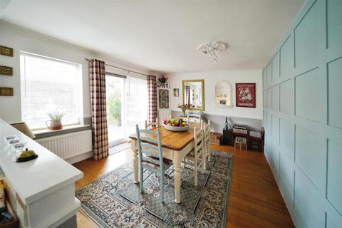 4 bedroom terraced house for sale, Waltham Lane, Beverley