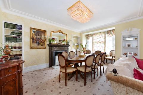 4 bedroom flat for sale, Alexandra Court, 171-175 Queen's Gate, South Kansington, London SW7