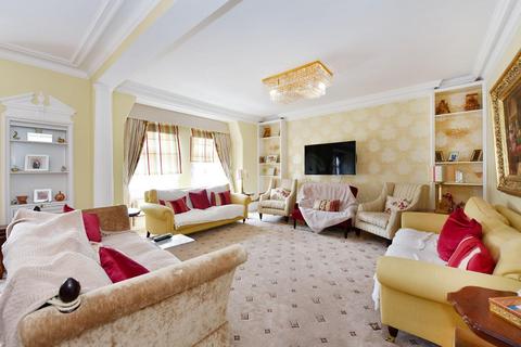 4 bedroom flat for sale, Alexandra Court, 171-175 Queen's Gate, South Kensington, London SW7