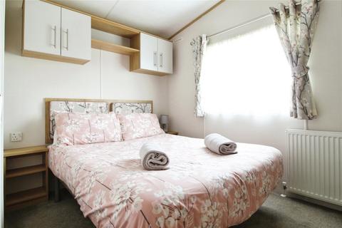 3 bedroom mobile home for sale, Water Lily Meadow, Broadway Lane, South Cerney, Gloucestershire, GL7