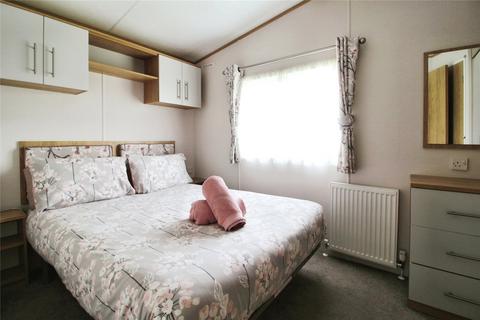 3 bedroom mobile home for sale, Water Lily Meadow, Broadway Lane, South Cerney, Gloucestershire, GL7