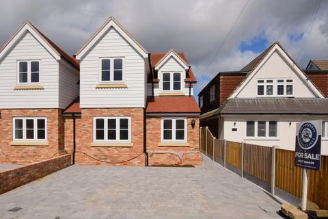 4 bedroom semi-detached house for sale, Scrub Rise, Billericay, CM12