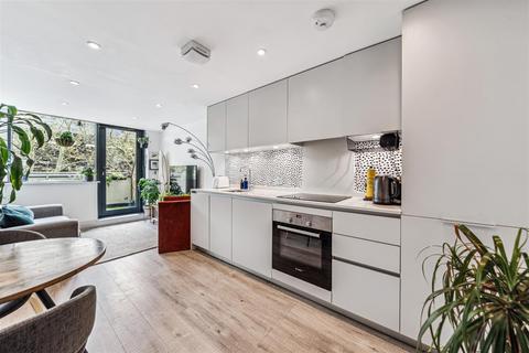 1 bedroom apartment for sale, Chiswick High Road, Chiswick, London