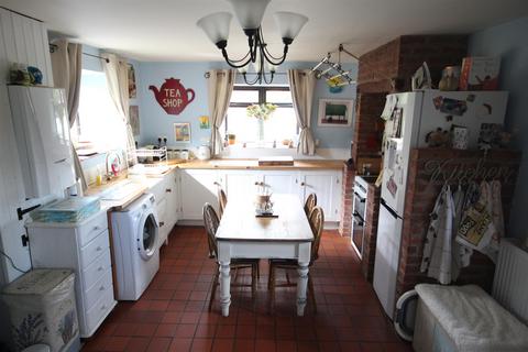 2 bedroom cottage for sale, Walkers Green, Marden, Hereford