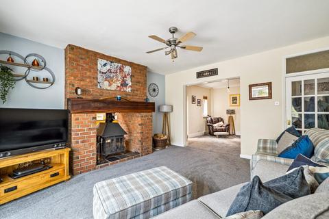 4 bedroom bungalow for sale, Willingham Road, Knaith Park, Gainsborough