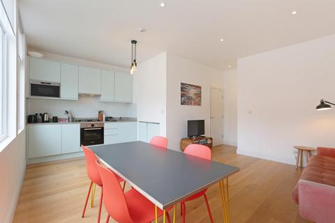 2 bedroom flat for sale, Coldharbour Lane, London, SE5