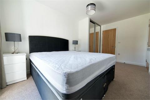 2 bedroom apartment to rent, Douglas House, Ferry Court, Cardiff CF11
