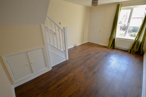 2 bedroom end of terrace house to rent, St. Pancras Close, Dinnington, S25