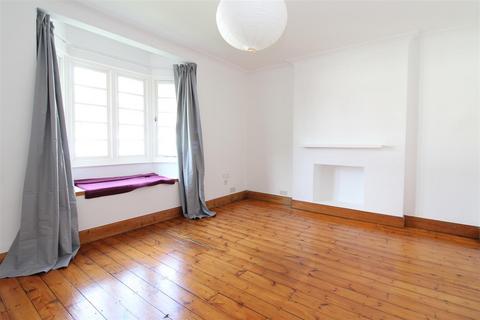 2 bedroom flat to rent, Abbey Court, Holywell Hill, St Albans, Herts