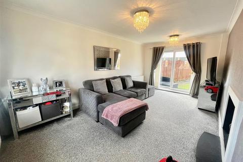2 bedroom semi-detached house to rent, Redemarsh, Leam Lane, Gateshead