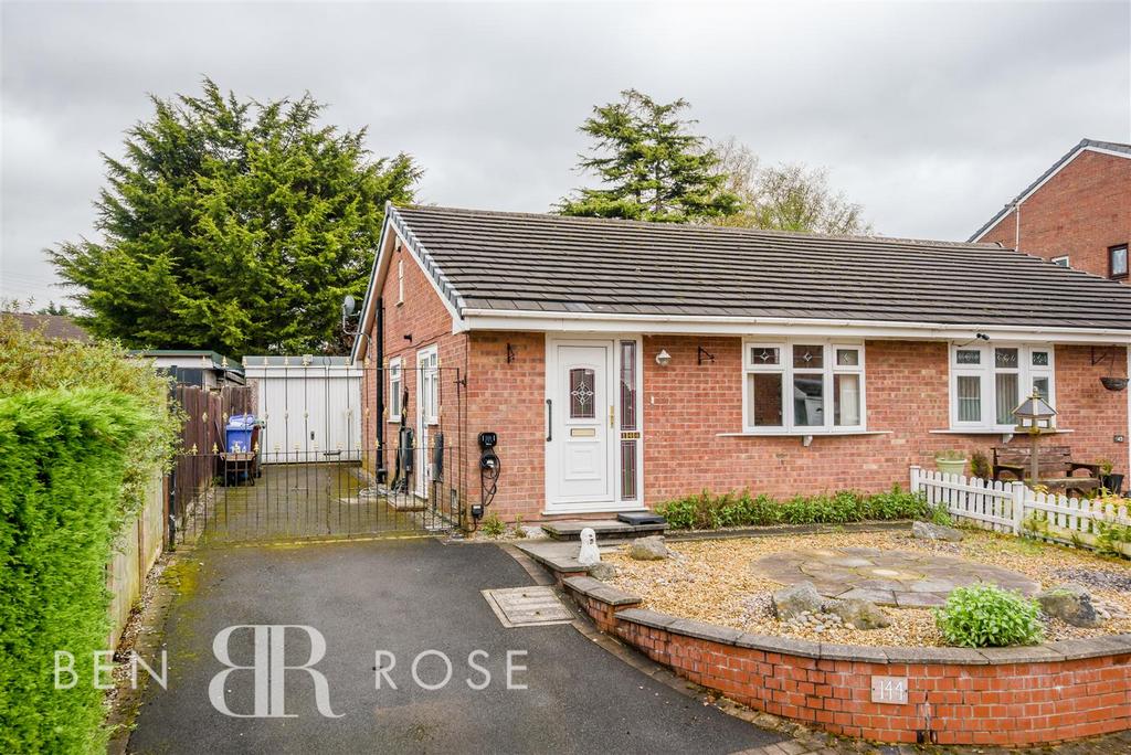 Draperfield, Chorley 2 bed semidetached bungalow for sale £159,995