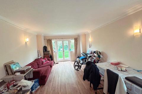 2 bedroom flat to rent, Victoria Court, London Road, Headington, Oxford