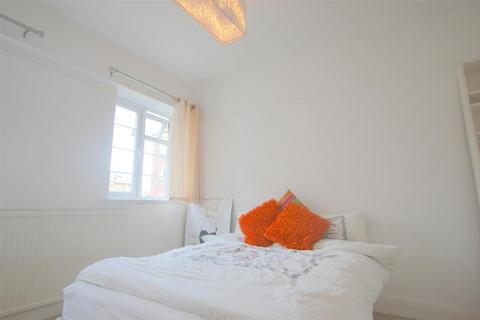 4 bedroom apartment to rent, West End Lane, West Hampstead, London