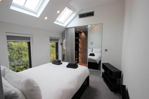 1 bedroom flat to rent, Hythe Bridge Street