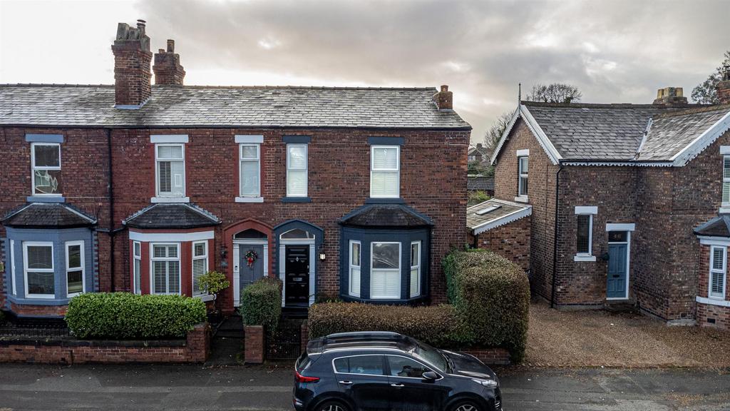 Knutsford Road, Warrington WA4 3 bed end of terrace house for sale £