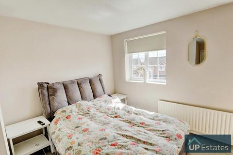 5 Blake Close, Galley Common, Nuneaton, CV10 9RQ