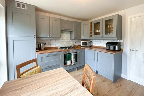12 Pensclose, Witney, OX28 2EQ