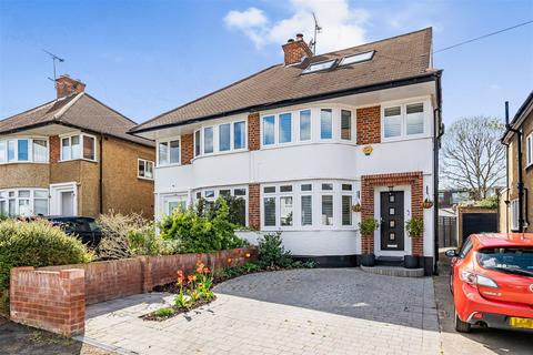 20 Cheyne Hill, Surbiton, KT5 8BN