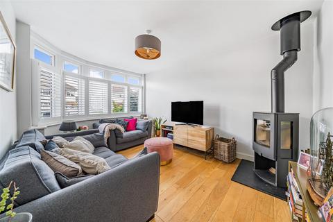 20 Cheyne Hill, Surbiton, KT5 8BN