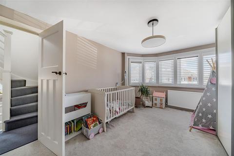 20 Cheyne Hill, Surbiton, KT5 8BN
