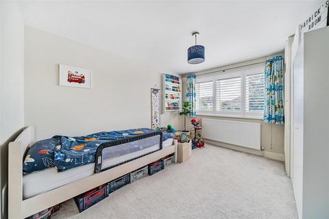 20 Cheyne Hill, Surbiton, KT5 8BN