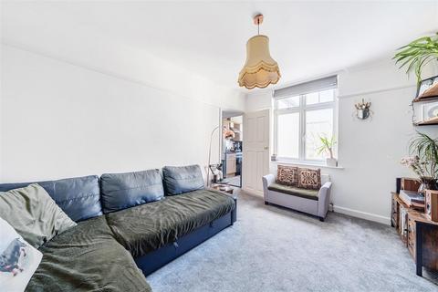 43a Worthington Road, Surbiton, KT6 7RU