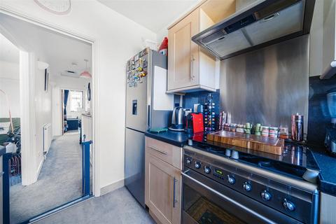 43a Worthington Road, Surbiton, KT6 7RU