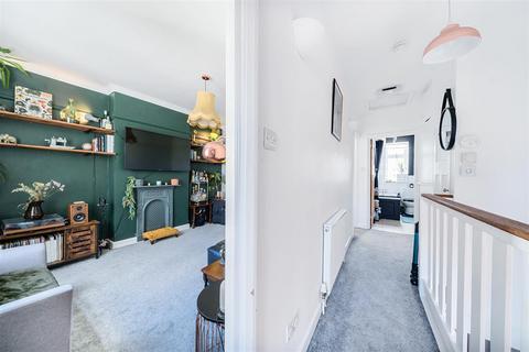 43a Worthington Road, Surbiton, KT6 7RU