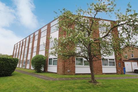 16, Carlton Court Gresham Road, Staines-upon-thames, TW18 2BL
