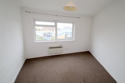 16, Carlton Court Gresham Road, Staines-upon-thames, TW18 2BL
