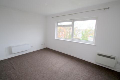 16, Carlton Court Gresham Road, Staines-upon-thames, TW18 2BL