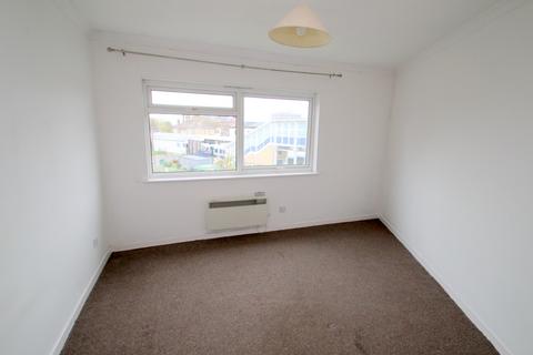 16, Carlton Court Gresham Road, Staines-upon-thames, TW18 2BL