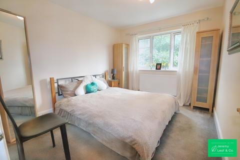 2 bedroom maisonette to rent, Swan Lane, London, N20