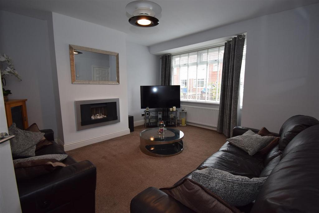 Warwick Road, South Shields 2 bed semidetached house for sale £194,950