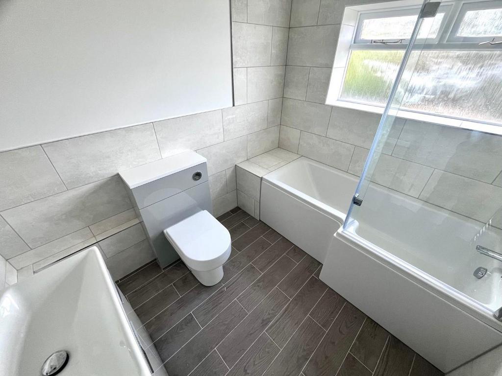 FAMILY BATHROOM.jpg