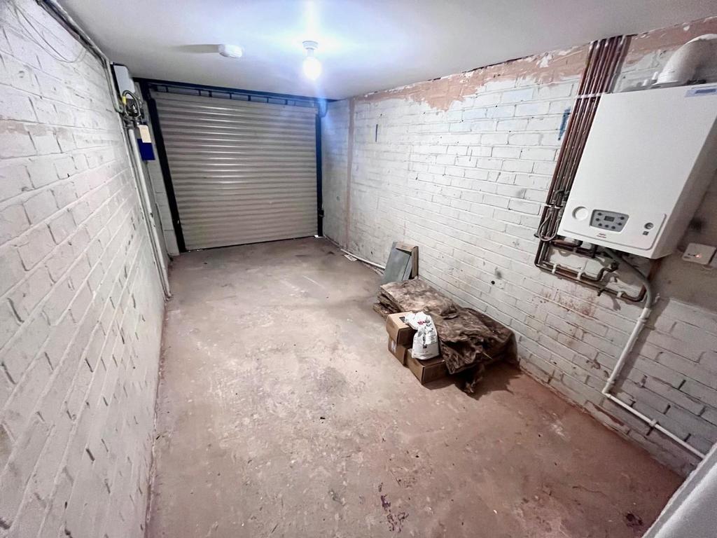 GARAGE.jpg