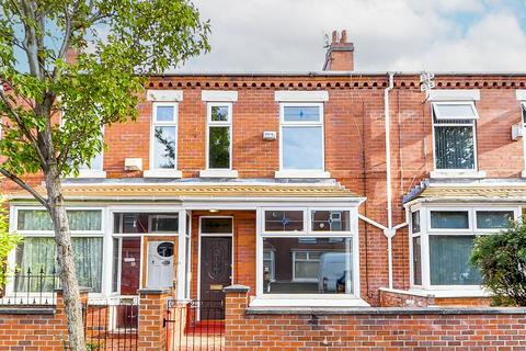 3 bedroom terraced house to rent, Gorse Street, Stretford, Manchester, M32